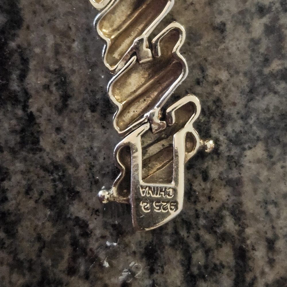Elegant Gold and Sterling Silver Women's Bracelet Marked 925 - Picture 6 of 9